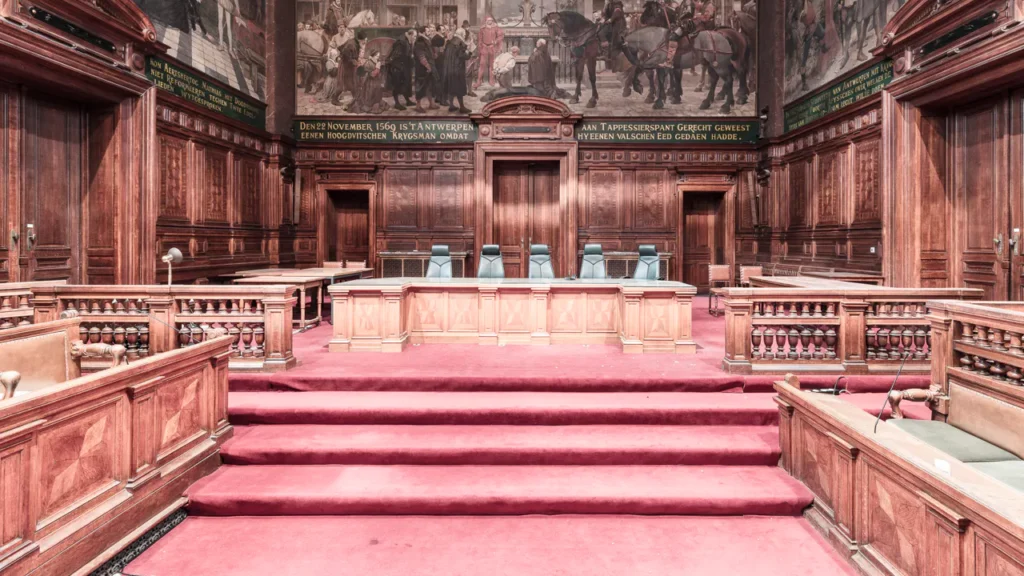 Het verlaten justitiepaleis