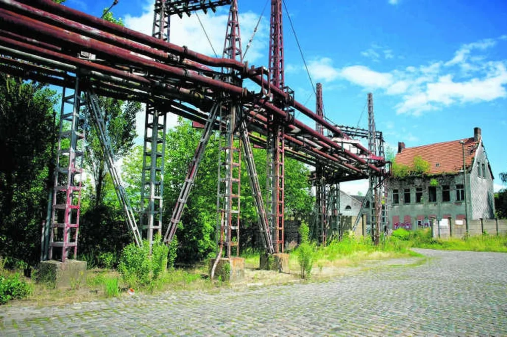 Het verlaten industrieterrein Petroleum-Zuid